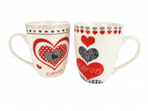 Tasse mit Herzen und Schriftzug "Love"