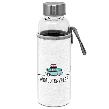 Glasflasche mit Schraubverschluss in weißer Schutzhülle mit Campingbus-Motiv und Schriftzug "Worldtraveler"