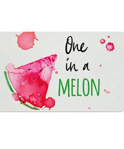 Brettchen in weiß mit Melonen-Motiv und Schriftzug "One in a melon"