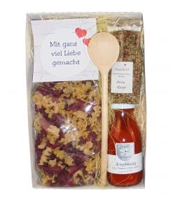 Nudelwelt Geschenk-Set „Mit ganz viel Liebe gemacht-Nudeln, Pesto Rosso und Pasta Sauce Arrabbiata“, ohne Deckel