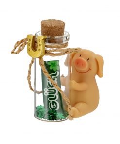 Glücksbringer-Schweinchen mit Flaschenpost und Hufeisen