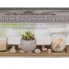 Holz-Tablett mit Kerzen im Glas & Sukkulente im Keramiktopf