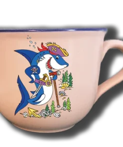 Handgemachte Jumbo-Tasse "Pirat" mit Haifisch-Motiv und Wunschname